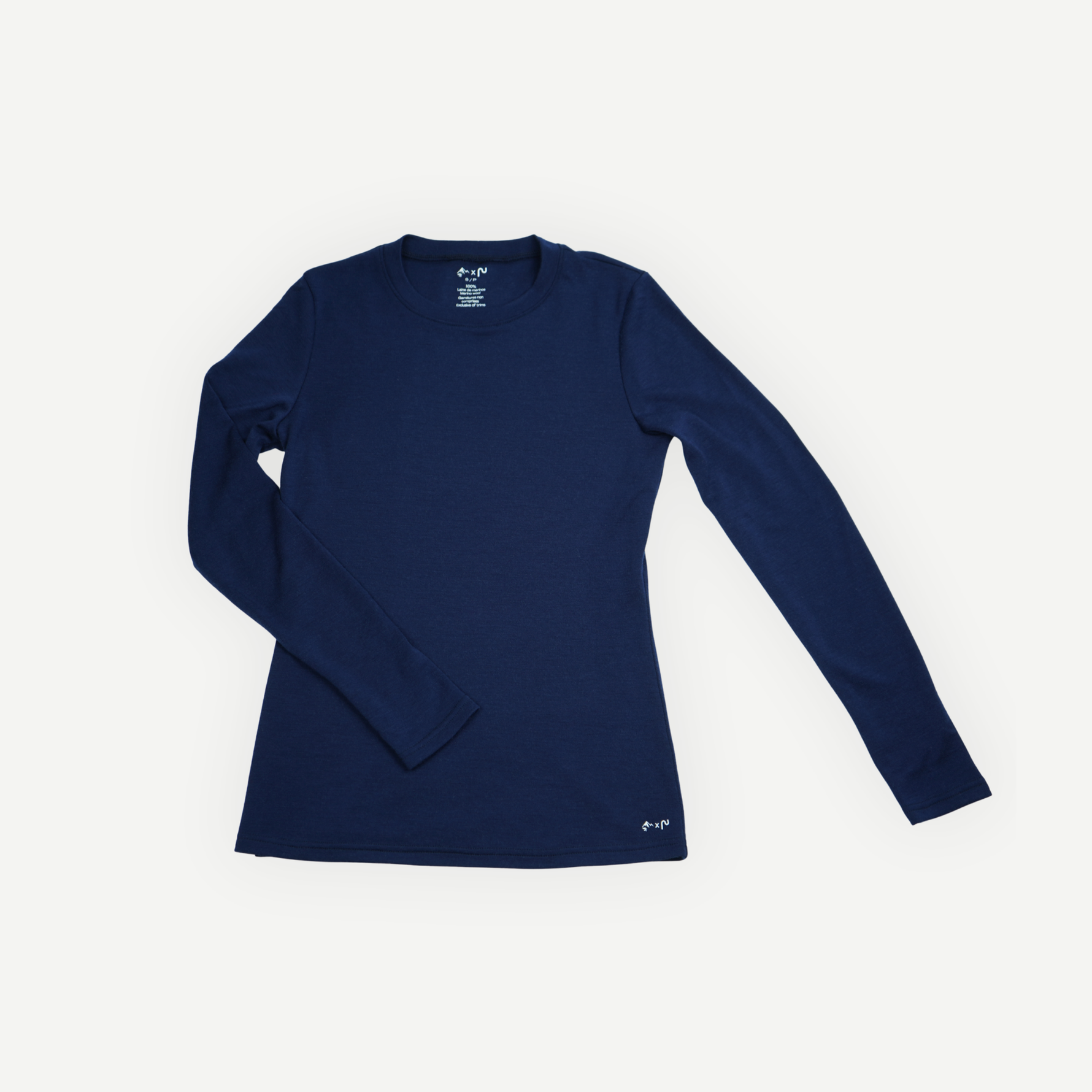 Chandail manches longues col rond en laine de mérinos marine pour femme de la collection Activmom x Périple.